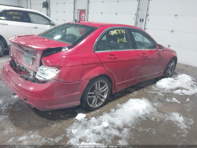 2014 Mercedes-benz C 300 Sport 4matic მანქანა იყიდება აუქციონზე, vin: WDDGF8ABXER314615, აუქციონის ნომერი: 43967174