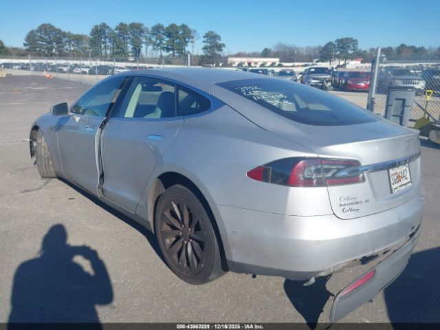 2016 TESLA MODEL S 5YJSA1E14GF133952 Photo 2