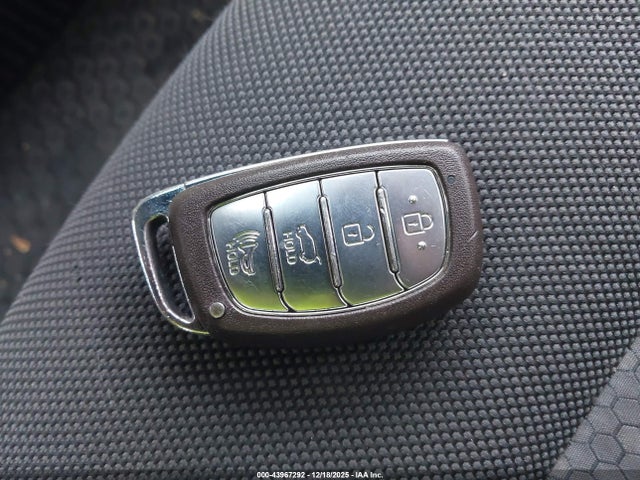 KMHC65LC9KU164658 Hyundai Ioniq Hybrid Blue