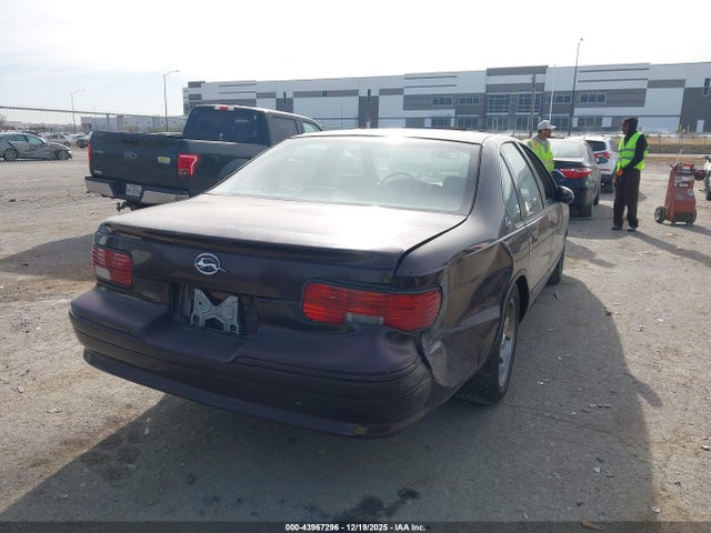 1996 CHEVROLET CAPRICE / IMPALA 1G1BL52P5TR171830 Photo 3