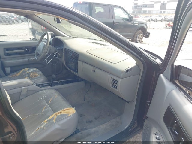 1996 CHEVROLET CAPRICE / IMPALA 1G1BL52P5TR171830 Photo 4
