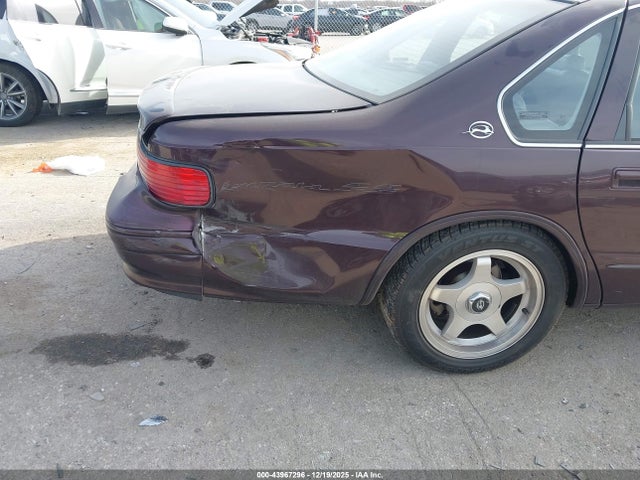 1996 CHEVROLET CAPRICE / IMPALA 1G1BL52P5TR171830 Photo 5