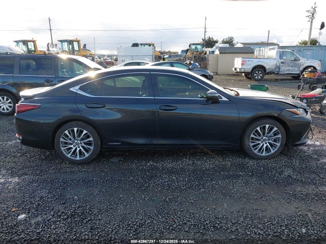 Lexus ES 300H 2019 JTHB21B11K2032637 Image 14