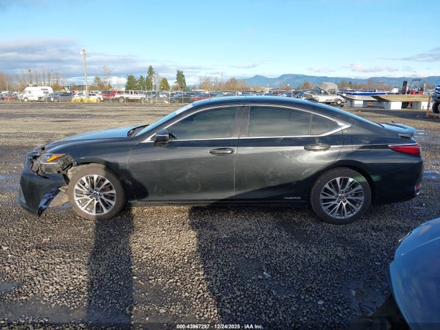 Lexus ES 300H 2019 JTHB21B11K2032637 Image 15