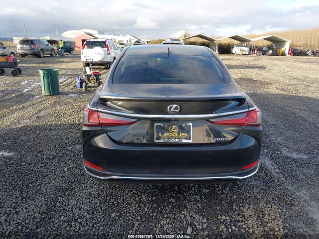 Lexus ES 300H 2019 JTHB21B11K2032637 Image 17