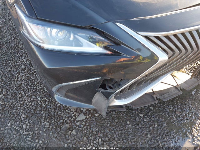 Lexus ES 300H 2019 JTHB21B11K2032637 Image 21