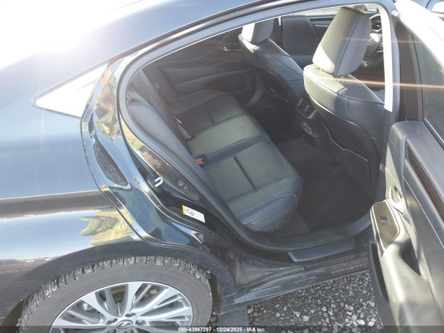 Lexus ES 300H 2019 JTHB21B11K2032637 Image 8