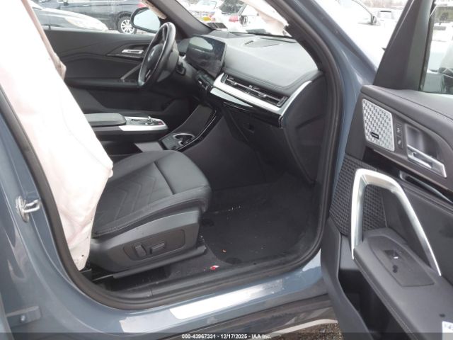 2023 BMW X1 WBX73EF0XP5V77208 Photo 4