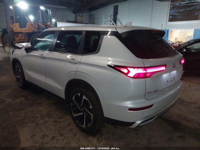 2023 MITSUBISHI OUTLANDER JA4J4UA83PZ053800 Photo 2