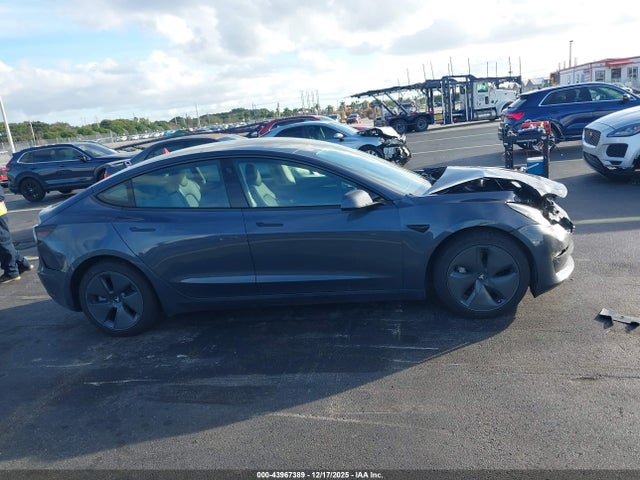 2023 Tesla Model 3 Rear-wheel Drive მანქანა იყიდება აუქციონზე, vin: 5YJ3E1EA8PF395322, აუქციონის ნომერი: 43967389