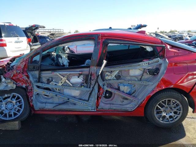 JTDKARFU7L3117548 Toyota Prius Le