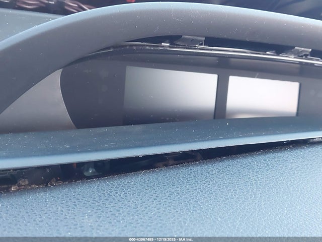 JTDKARFU7L3117548 Toyota Prius Le