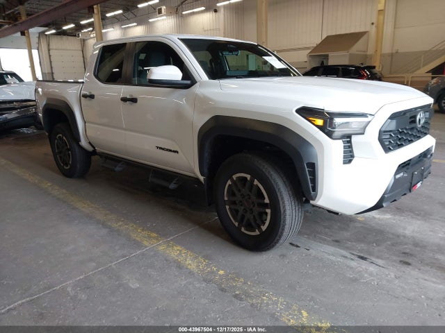 Toyota Tacoma Trd Off Road 2024 3TMLB5JN2RM008089 головне зображення