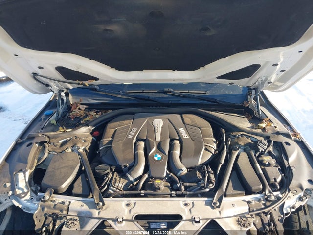BMW 750i Xdrive 2016 WBA7F2C53GG420124 Image 10