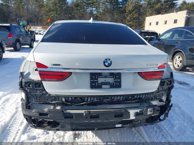 BMW 750i Xdrive 2016 WBA7F2C53GG420124 Image 17
