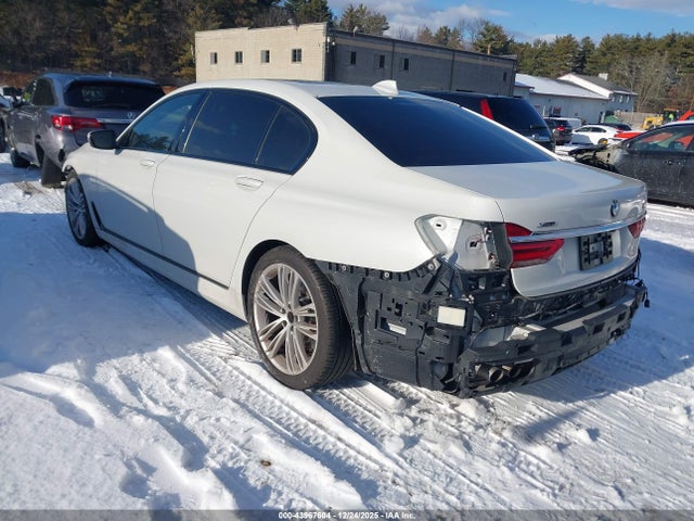 BMW 750i Xdrive 2016 WBA7F2C53GG420124 Image 3