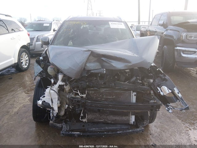 43967628 :رقم المزاد ، 3N1CP5CU2KL532525 vin ، 2019 Nissan Kicks Sv مزاد بيع