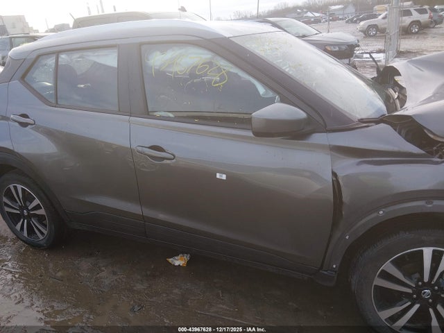 43967628 :رقم المزاد ، 3N1CP5CU2KL532525 vin ، 2019 Nissan Kicks Sv مزاد بيع
