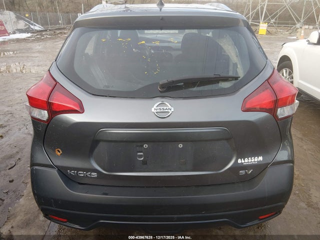 43967628 :رقم المزاد ، 3N1CP5CU2KL532525 vin ، 2019 Nissan Kicks Sv مزاد بيع