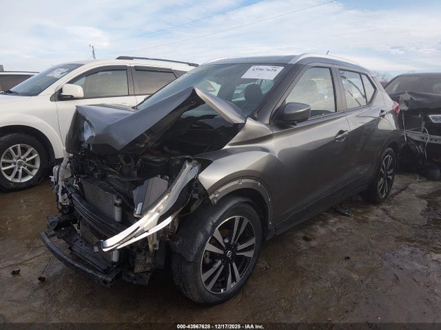 43967628 :رقم المزاد ، 3N1CP5CU2KL532525 vin ، 2019 Nissan Kicks Sv مزاد بيع