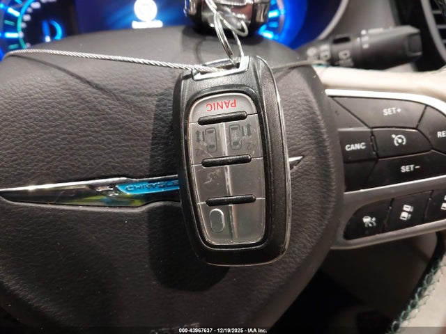 Chrysler Pacifica Hybrid Limited 2018 2C4RC1N72JR150161 Image 11