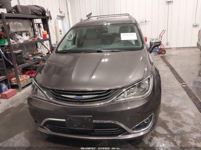 Chrysler Pacifica Hybrid Limited 2018 2C4RC1N72JR150161 Image 13
