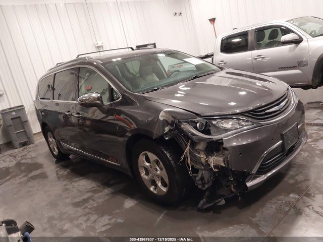 Chrysler Pacifica Hybrid Limited 2018 2C4RC1N72JR150161 Image 14