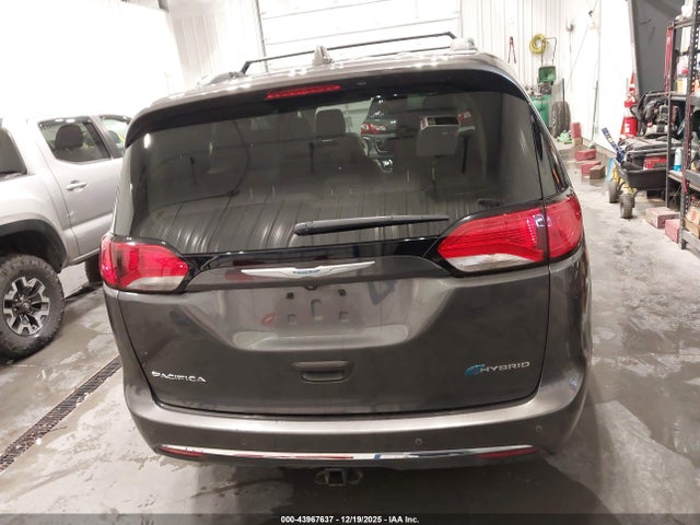 Chrysler Pacifica Hybrid Limited 2018 2C4RC1N72JR150161 Image 17