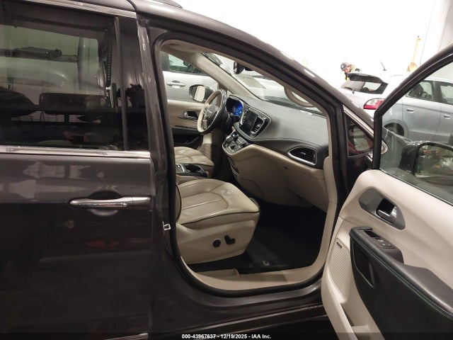 Chrysler Pacifica Hybrid Limited 2018 2C4RC1N72JR150161 Image 5
