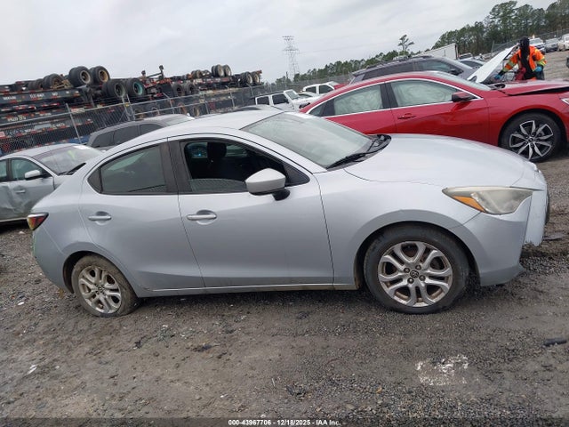 3MYDLBYV2HY154555 Toyota YARIS IA