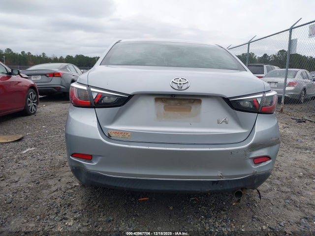 3MYDLBYV2HY154555 Toyota YARIS IA