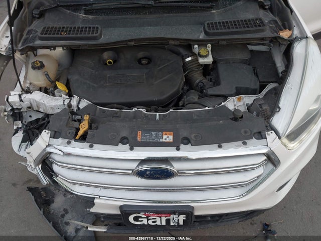 1FMCU0J99HUC24916 Ford Escape Titanium