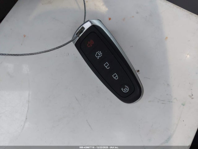 1FMCU0J99HUC24916 Ford Escape Titanium