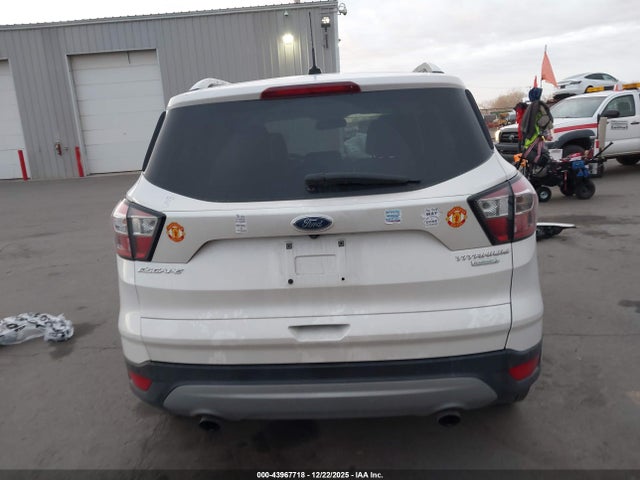 1FMCU0J99HUC24916 Ford Escape Titanium