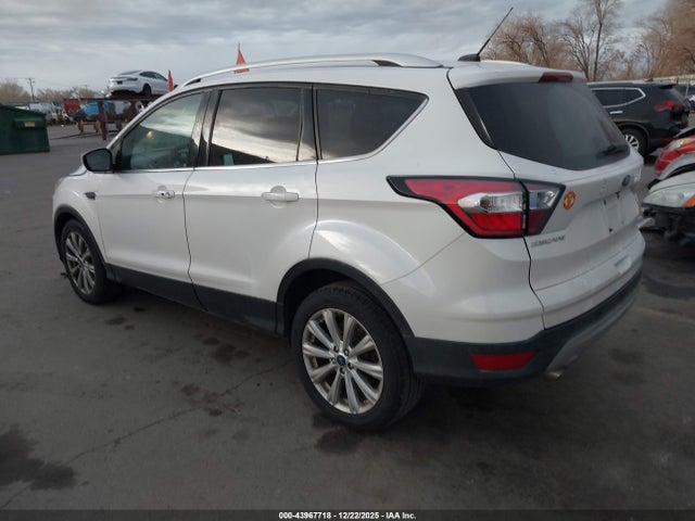 1FMCU0J99HUC24916 Ford Escape Titanium