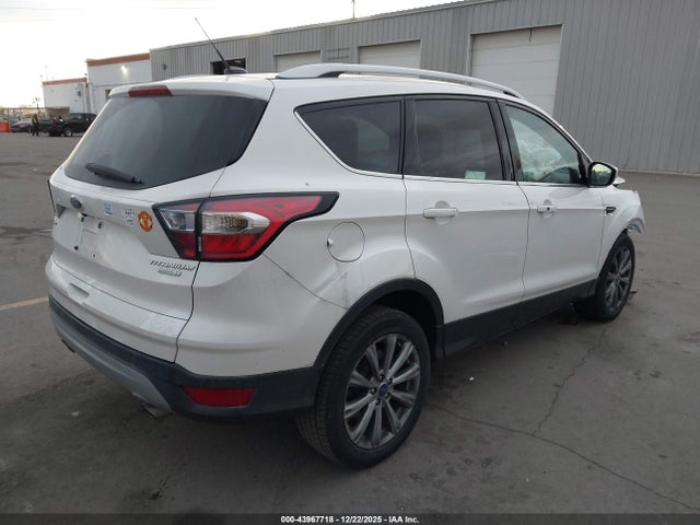 1FMCU0J99HUC24916 Ford Escape Titanium