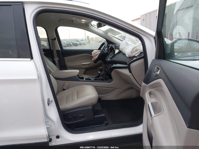 1FMCU0J99HUC24916 Ford Escape Titanium