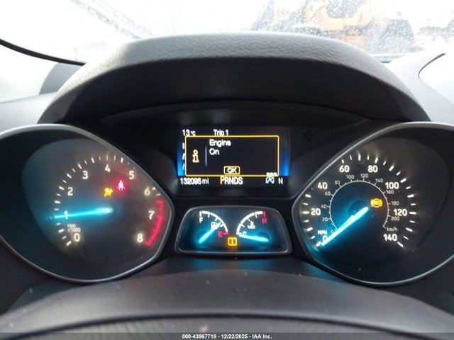 1FMCU0J99HUC24916 Ford Escape Titanium