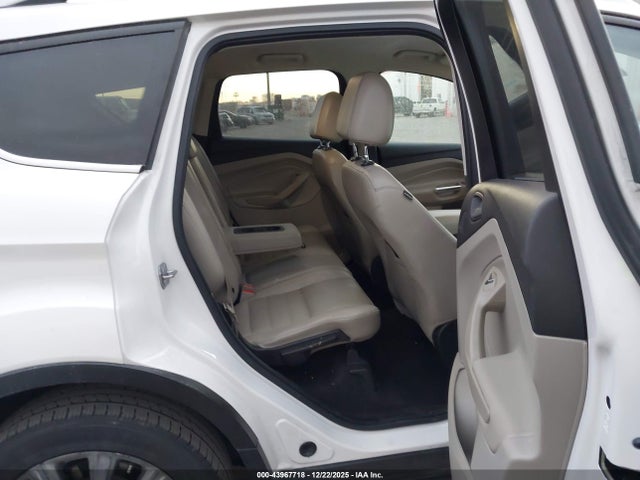 1FMCU0J99HUC24916 Ford Escape Titanium