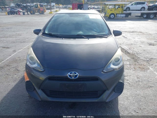 JTDKDTB38G1139786 Toyota Prius C One