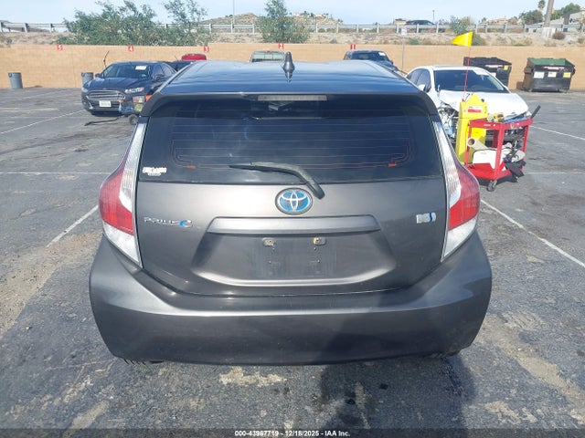 JTDKDTB38G1139786 Toyota Prius C One