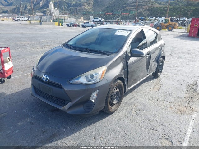 JTDKDTB38G1139786 Toyota Prius C One
