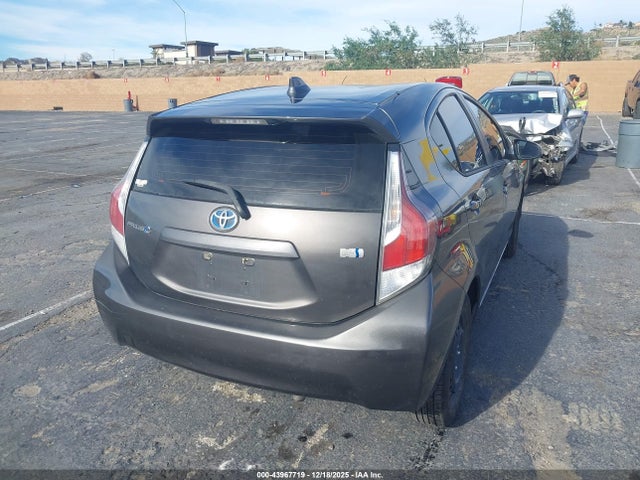 JTDKDTB38G1139786 Toyota Prius C One