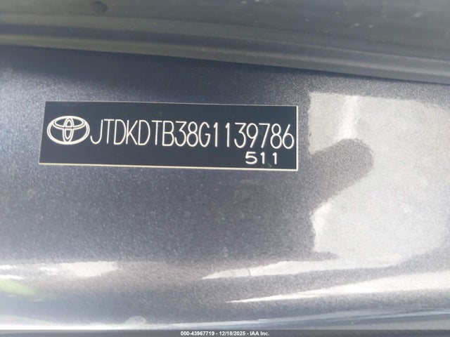 JTDKDTB38G1139786 Toyota Prius C One