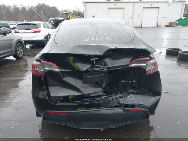 2023 TESLA MODEL Y 7SAYGDEFXPF766593 Photo 5