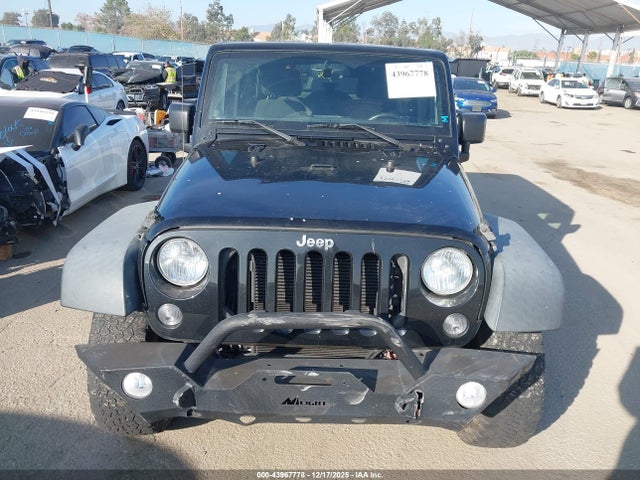 1C4BJWDG0GL128120 Jeep Wrangler Unlimited Sport