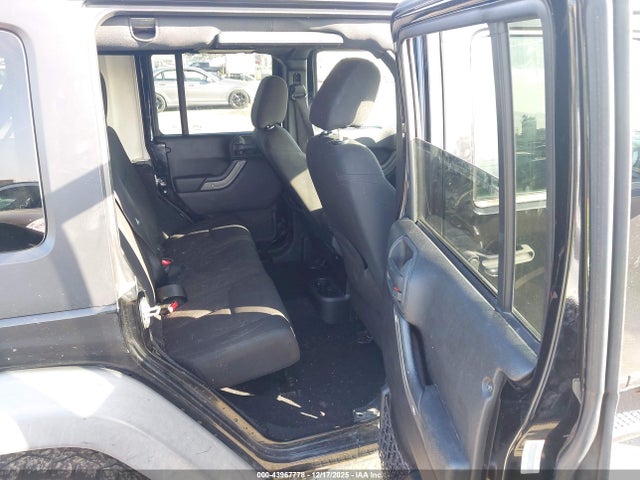 1C4BJWDG0GL128120 Jeep Wrangler Unlimited Sport