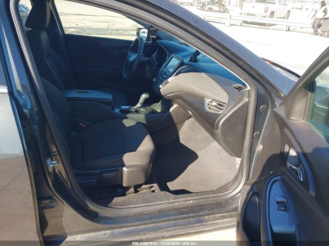 2018 CHEVROLET MALIBU 1G1ZC5ST8JF207763 Photo 4