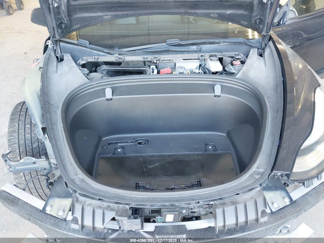 2018 TESLA MODEL 3 5YJ3E1EBXJF071689 Photo 9