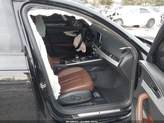 2017 AUDI A4 WAUDNAF44HN053427 Photo 4